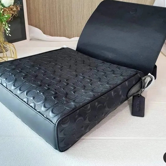 NWT Coach Houston Map Bag In Signature Leather. - Picture 4 of 6